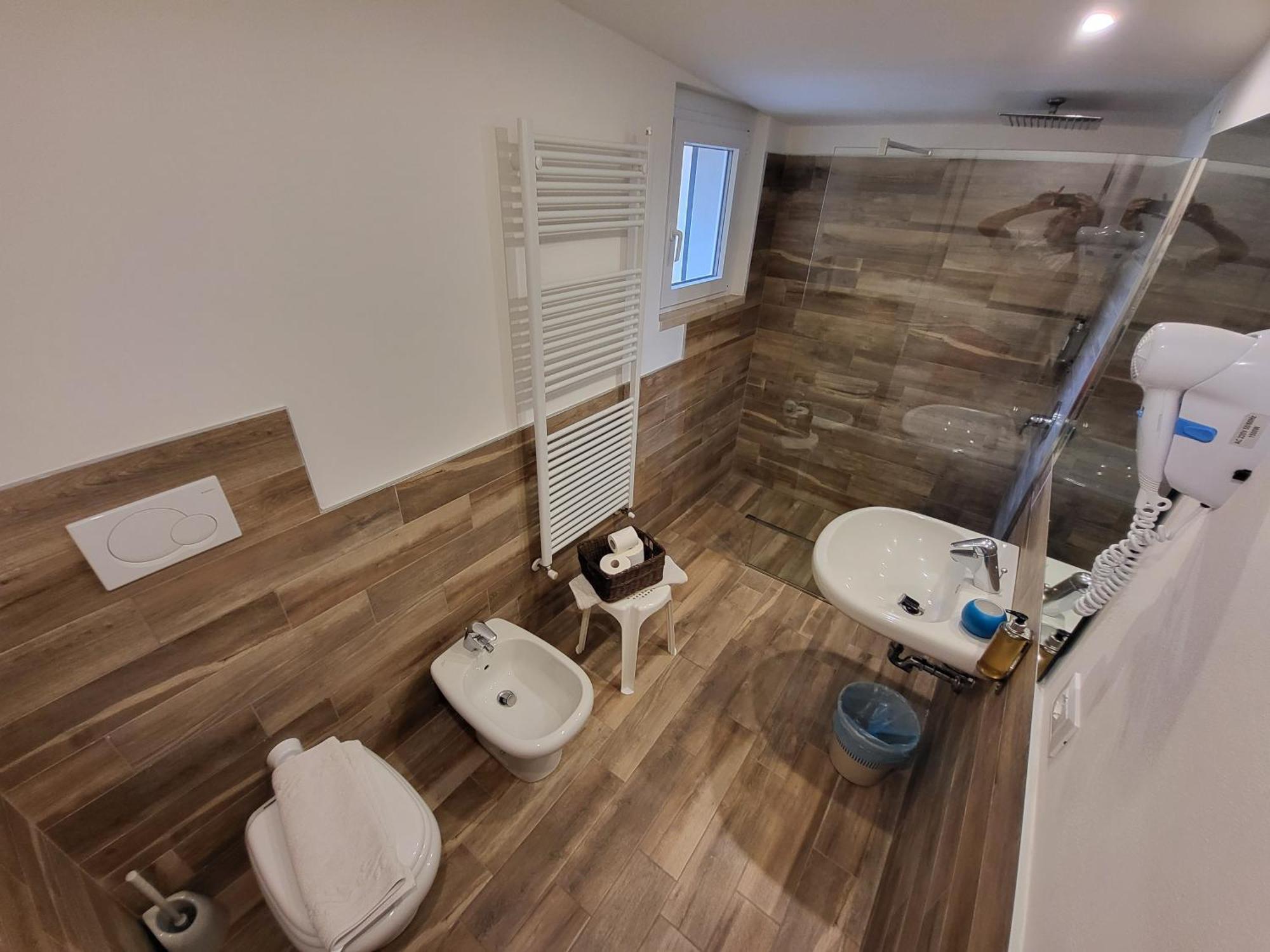 Penthouse Casa Alkea Masse Lake View Бренцоне-суль-Гарда Экстерьер фото