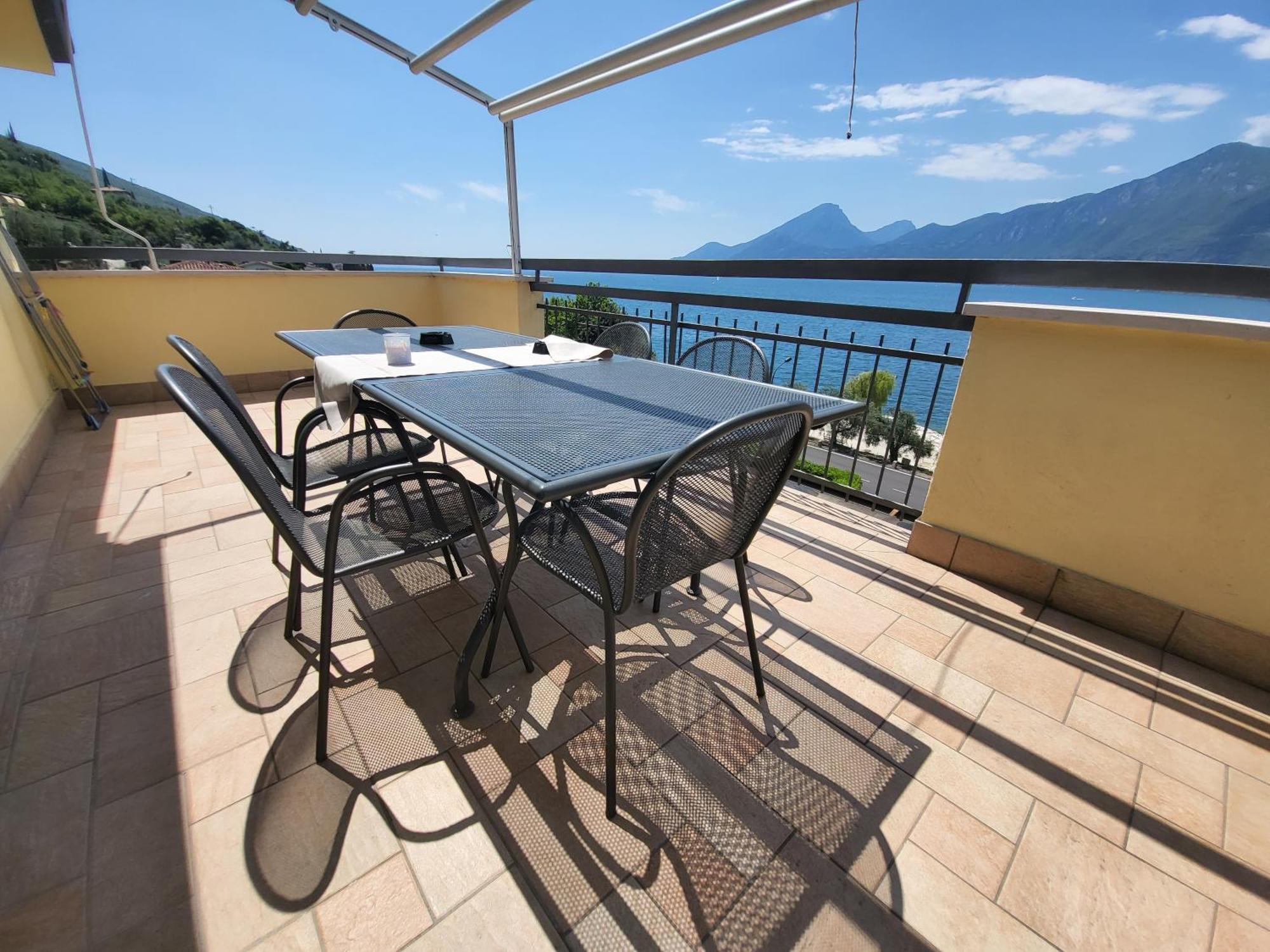 Penthouse Casa Alkea Masse Lake View Бренцоне-суль-Гарда Экстерьер фото