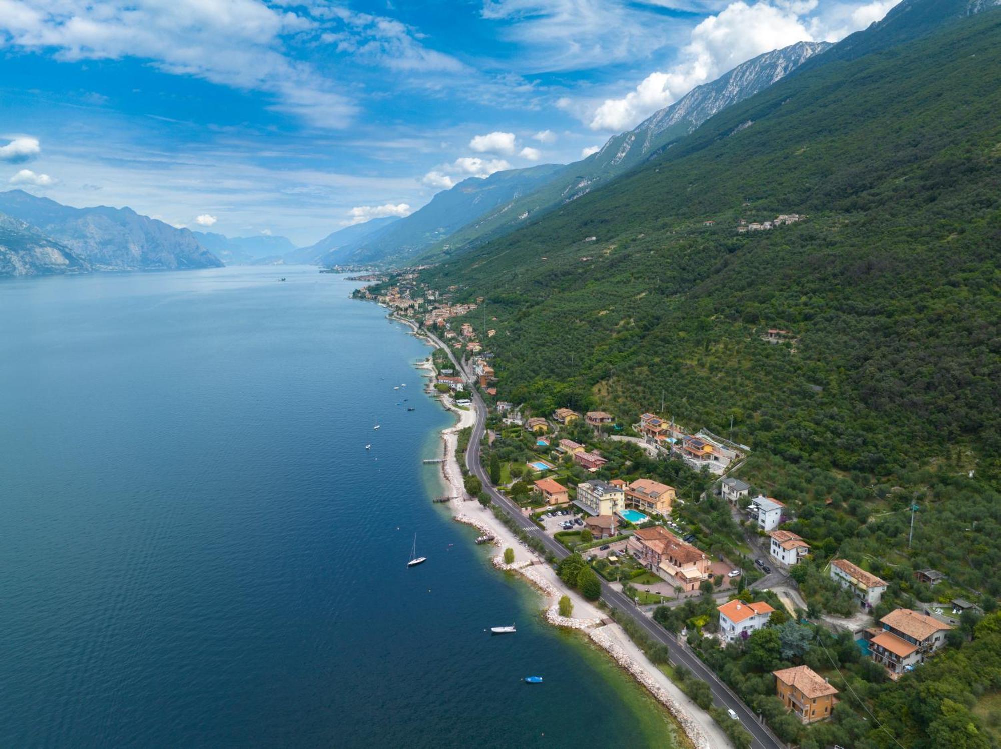 Attico Casa Alkea Masse Lake View Бренцоне-суль-Гарда Экстерьер фото